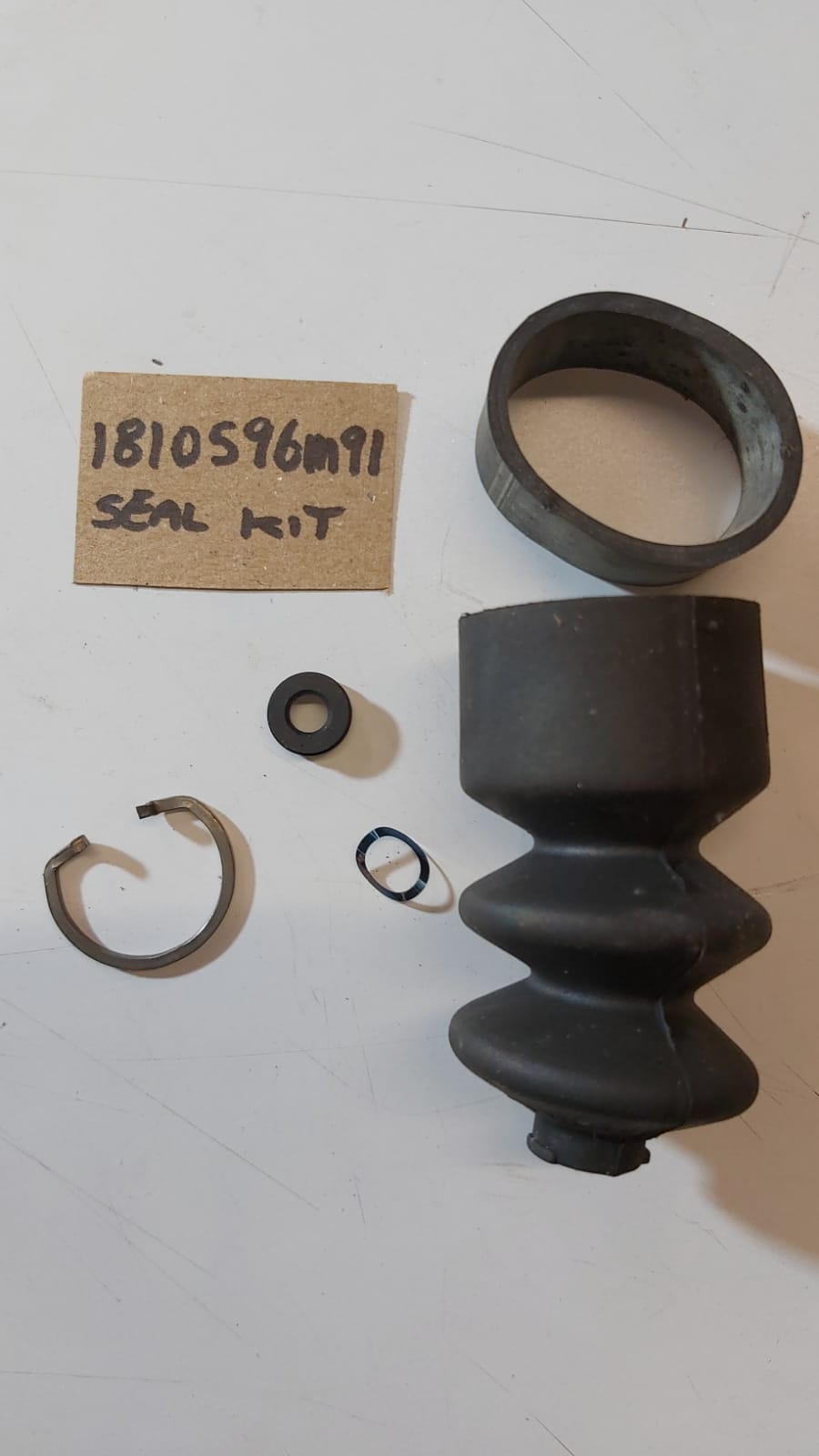 seals-kit-1810596m91
