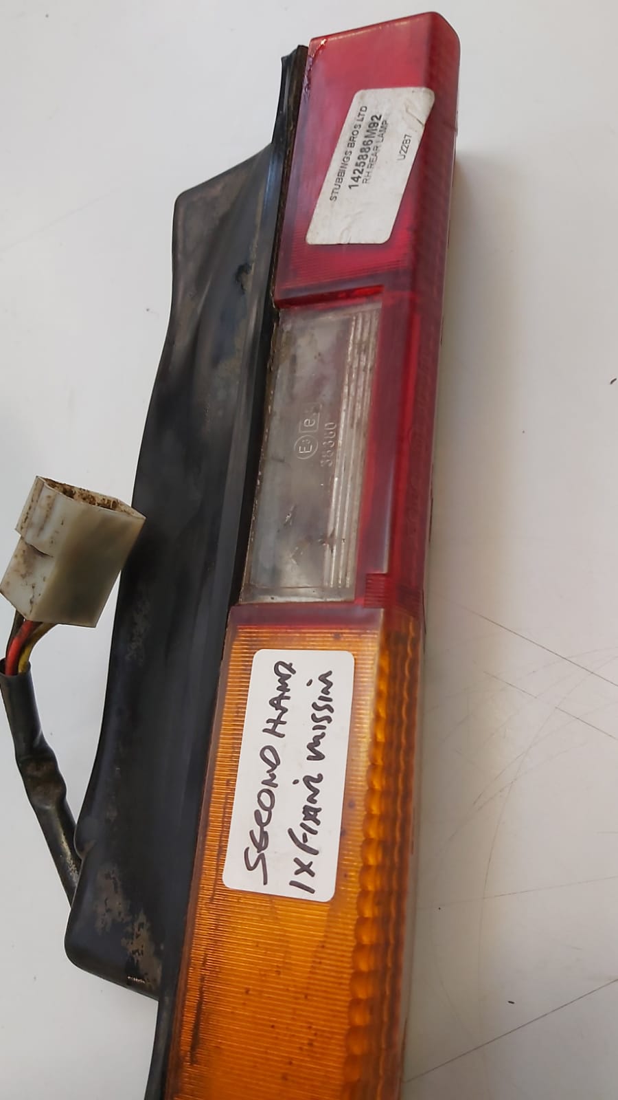 rh-rear-lamp---used---1425885m92-parts-missing