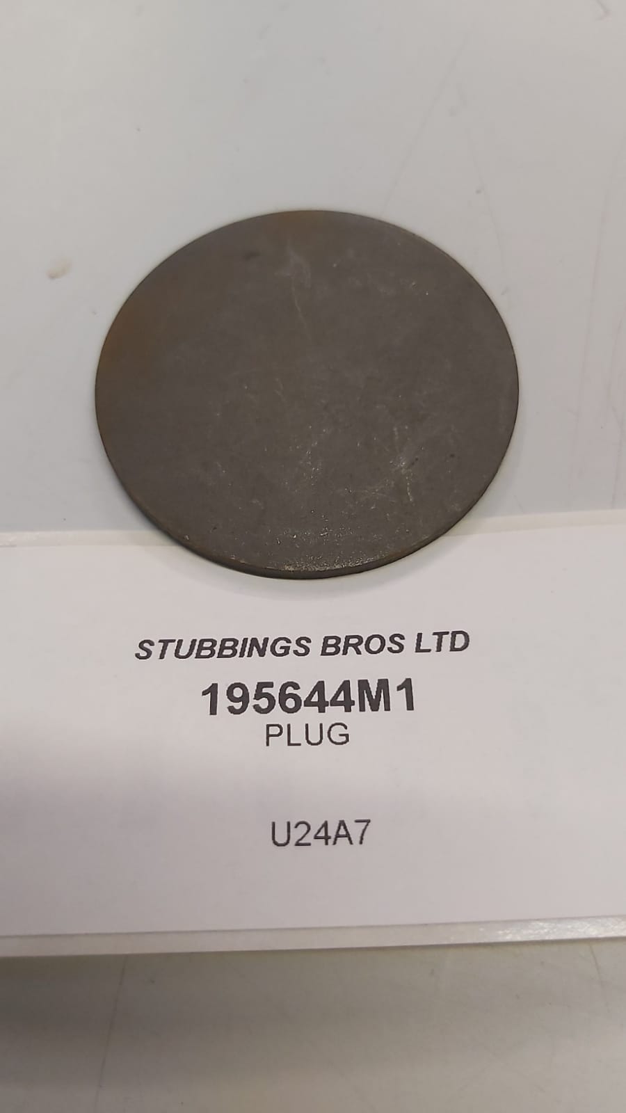 plug-195644m1