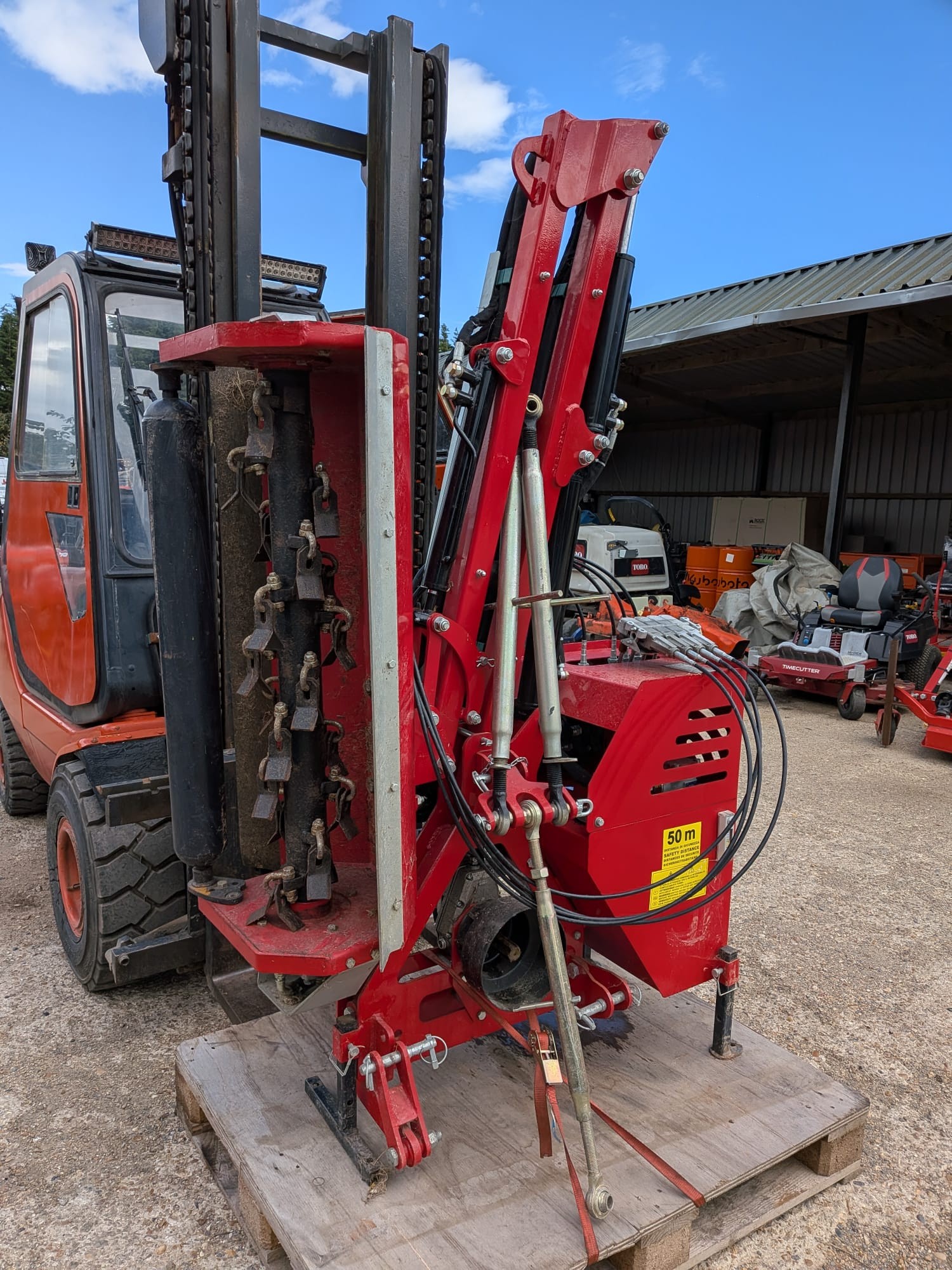 used-winton-wam100-compact-tractor-hedge-cutter---1m-head