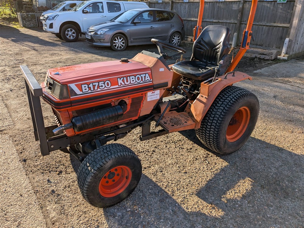 used-kubota-b1750-compact-tractor-17hp