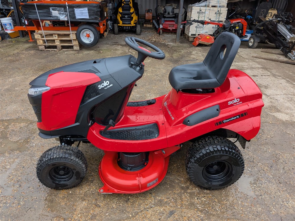 used-and-very-tidy-alko-t22-1113-hds-a-petrol-ride-on-mower-side-discharge-2023