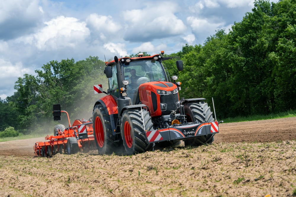 kubota-m7004-series-tractor