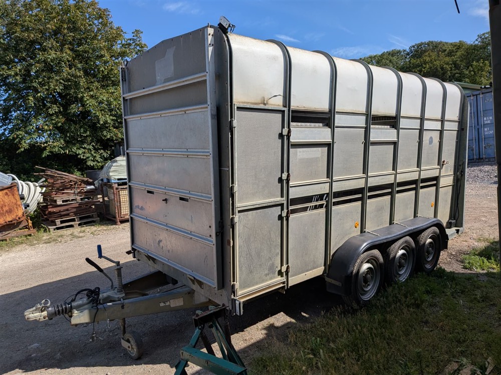 used-ifor-williams-ta510g-14-livestock-trailer