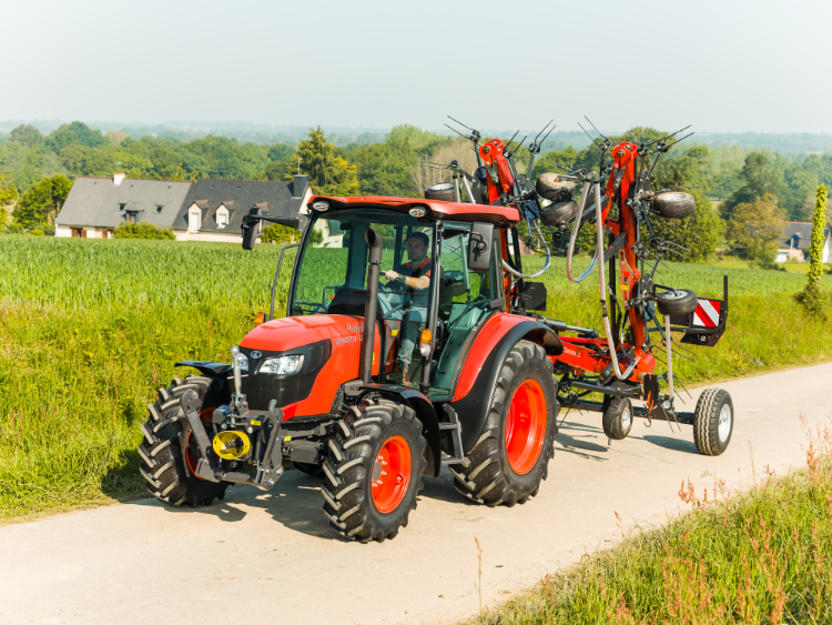 kubota-m4003-series-tractor